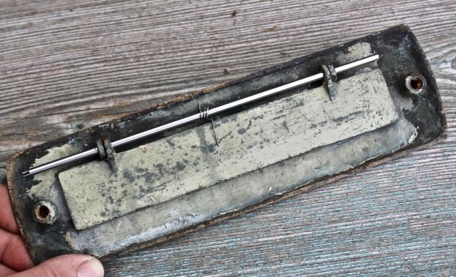 Jugendstil-Briefeinwurf, Klappe nach innen öffnend