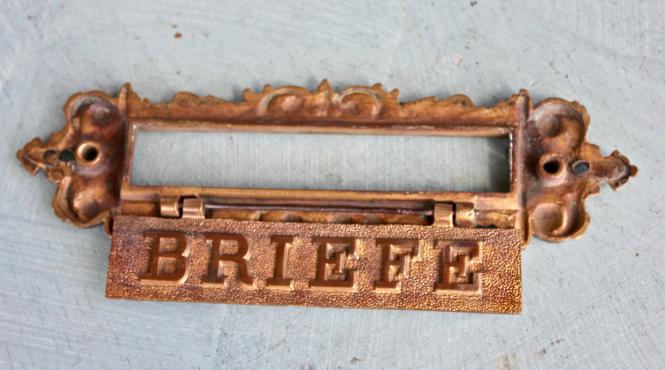 Messing-Briefschlitz der Gründerzeit